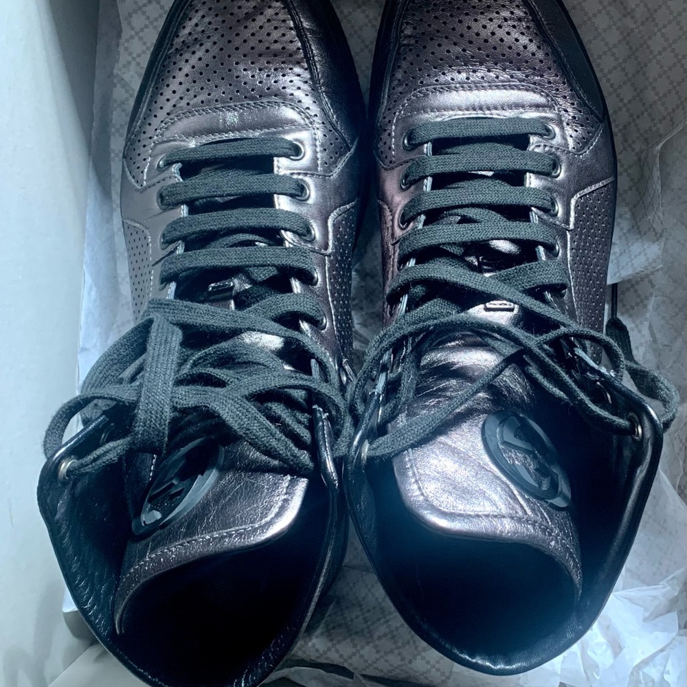 Gucci. - Picture 2 of 4